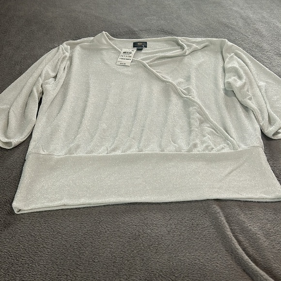 NWT Petite Large faux wrap top. JM collection retail$54.50 - Picture 3 of 4